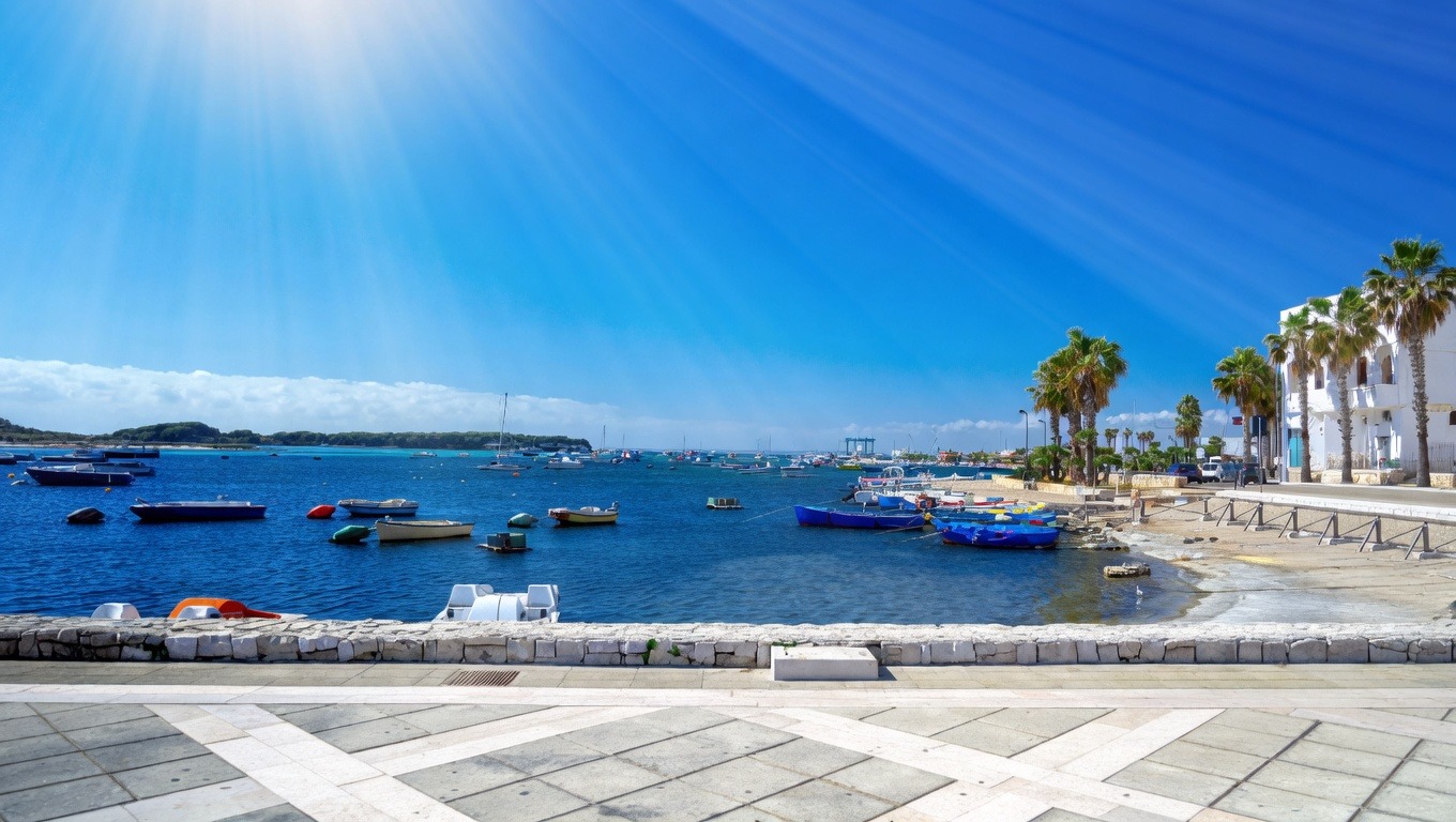 Veduta del centro di Porto Cesareo, Salento